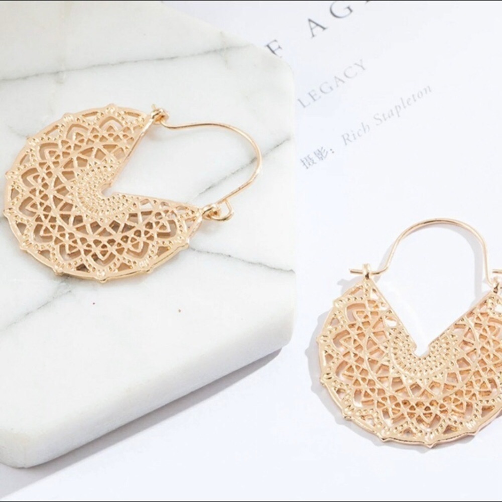 Bronze ROXANNE FILIGREE MANDALA BOHO  WEBBED HUGGIE HOOPS - Picture 5 of 6